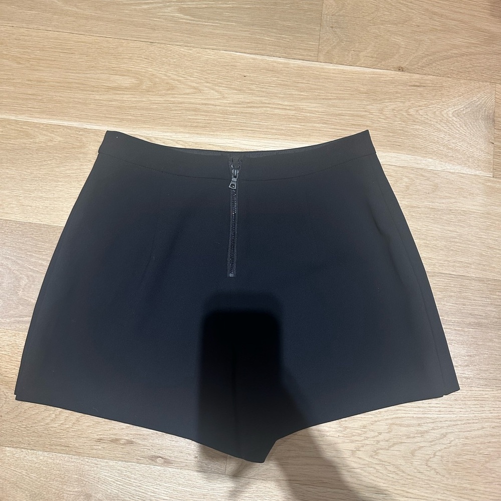 Alice + Olivia Black Women's Skorts - Picture 2 of 3